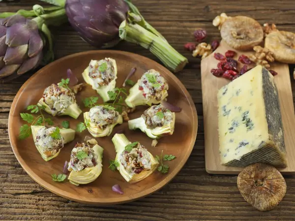 Apéritif à l'artichaut et au Cashel Blue